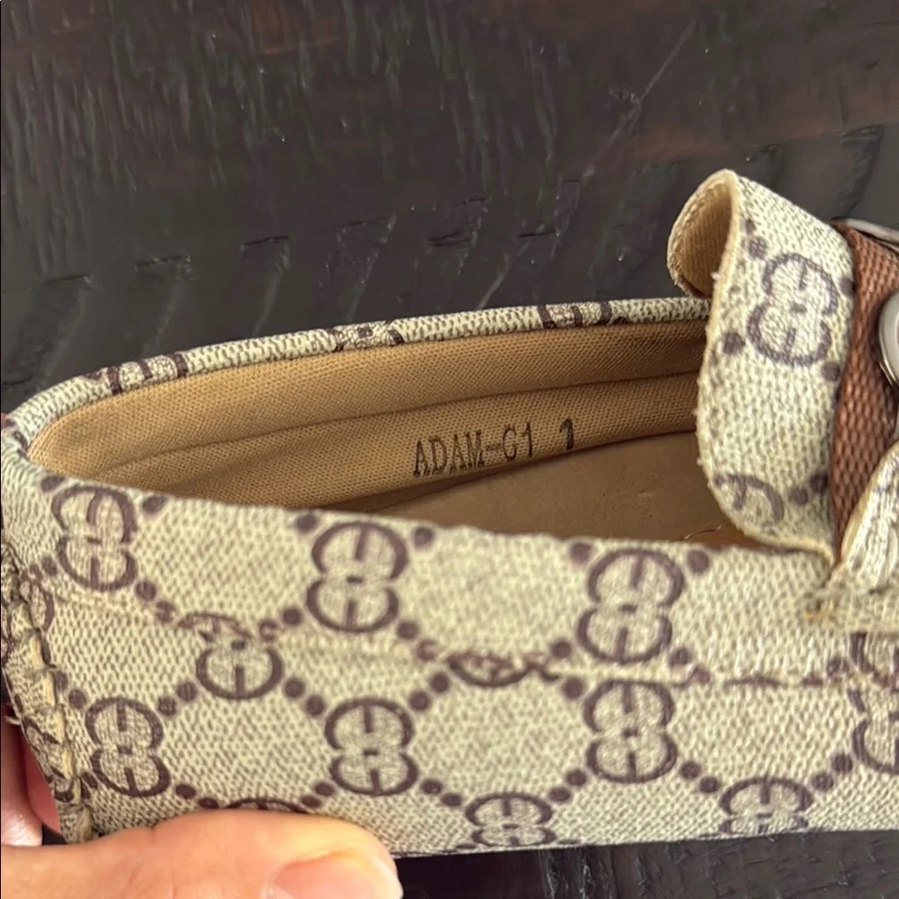 Total shoes Cream and Brown Dress Shoes with Monogram Print